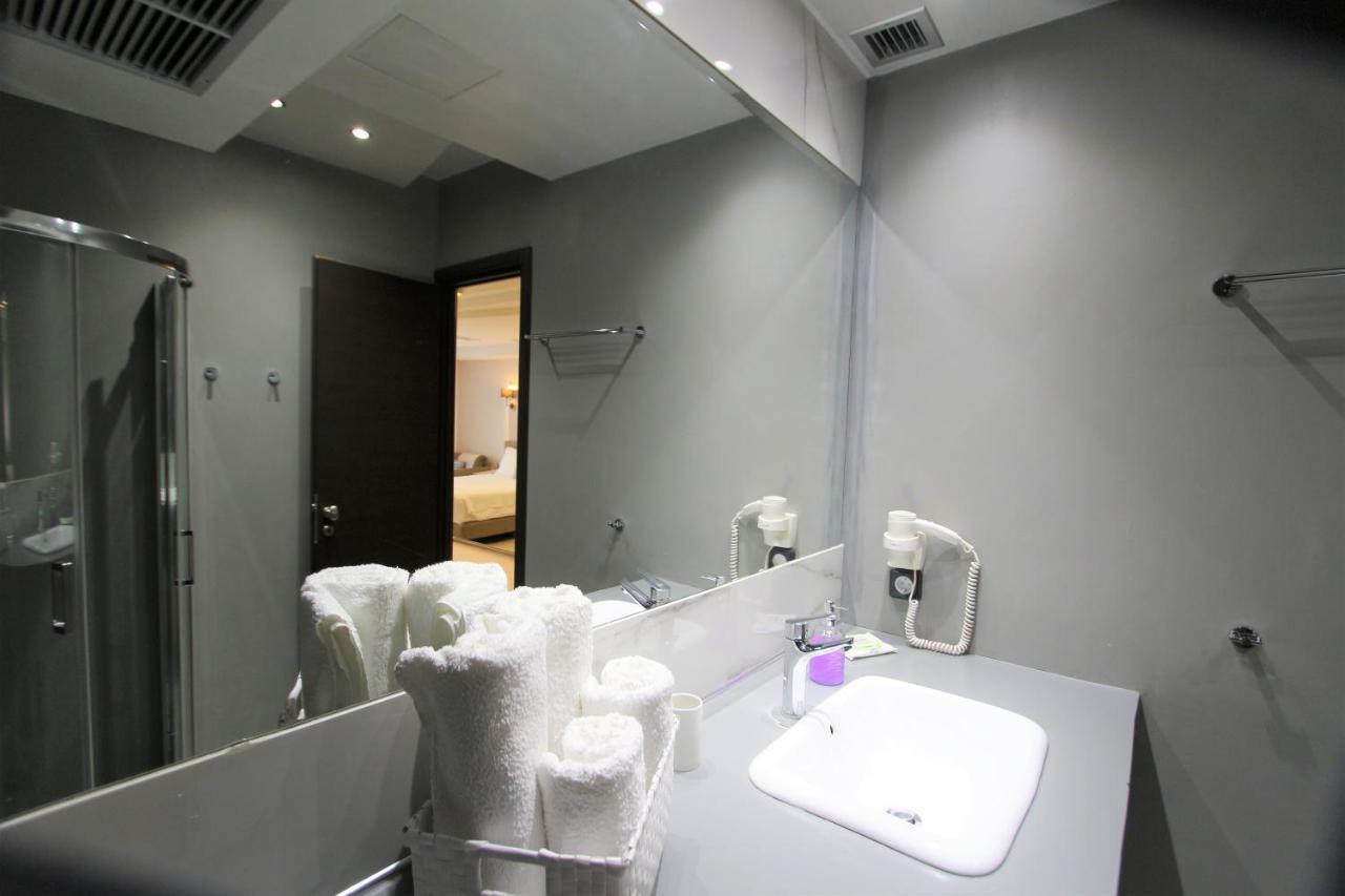 Aiolos Apartments Ermou 64 2Nd Floor Suites Athene Buitenkant foto
