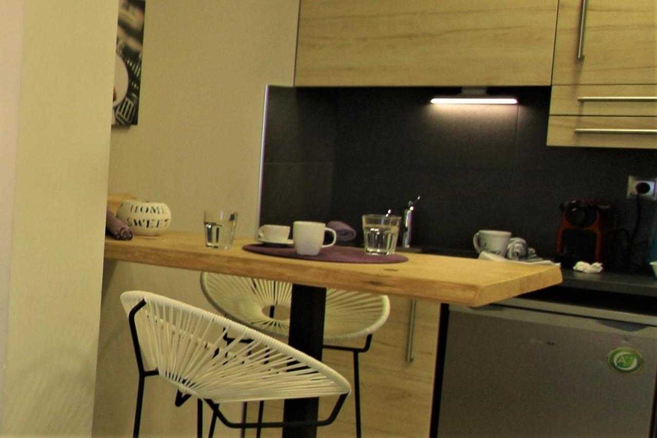 Aiolos Apartments Ermou 64 2Nd Floor Suites Athene Buitenkant foto